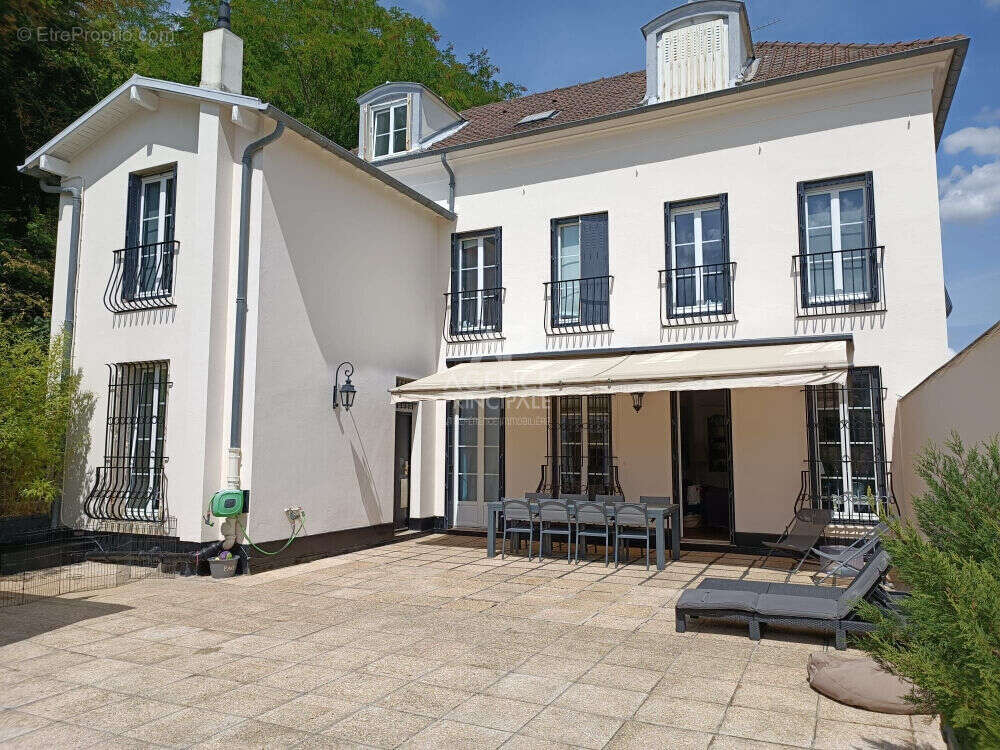 Maison à LE PECQ