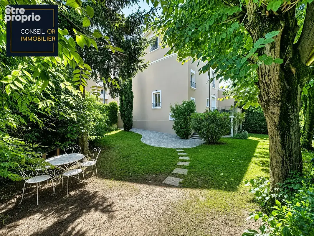 Maison Oullins Pierre Benite 7 pièce(s) 208 m2 - photo 1