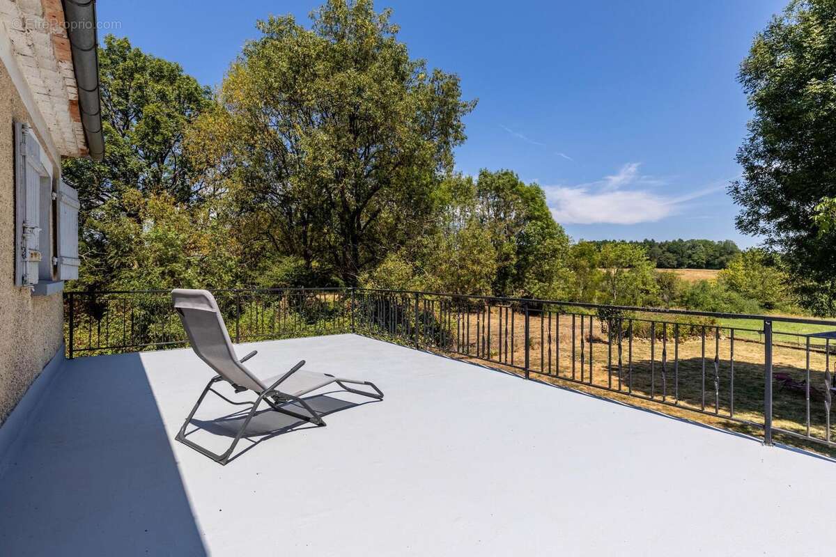 Maison 158 m² à Etouars  - photo 8