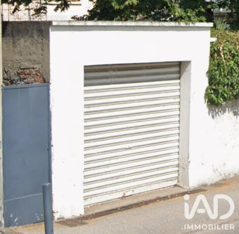 Photo 1 - Parking à BLAGNAC