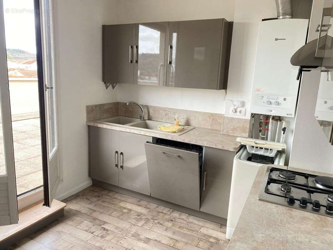Appartement T3 avec terrasse et garage Centre-ville de Cahors - photo 4