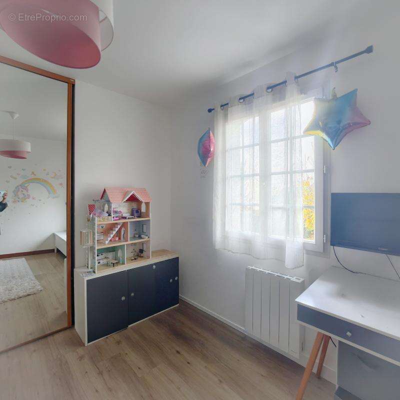 Maison à NEUILLE-PONT-PIERRE