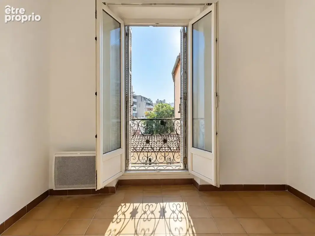 Marseille 5e – t1 bis traversant – secteur baille - photo 3