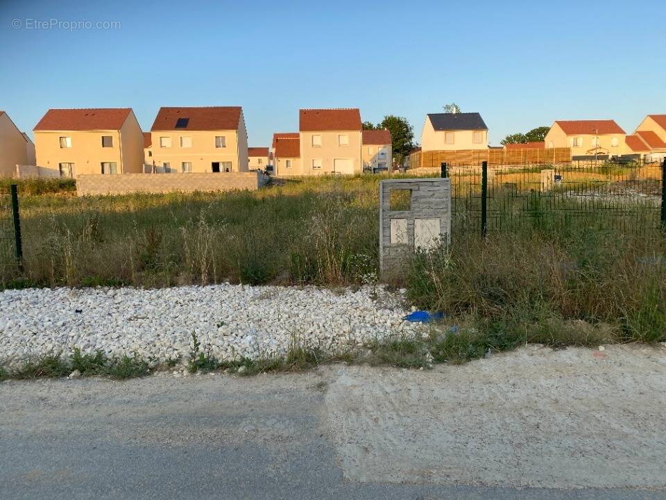 Terrain à CUISY