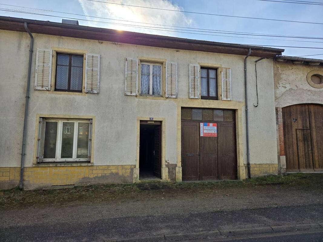 Maison à LANEUVEVILLE-DEVANT-BAYON