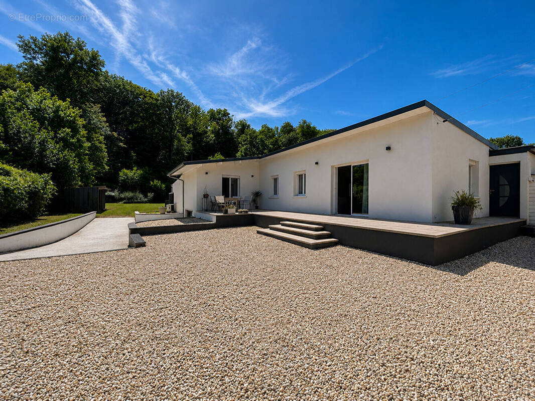 Maison à SAINTE-GENEVIEVE