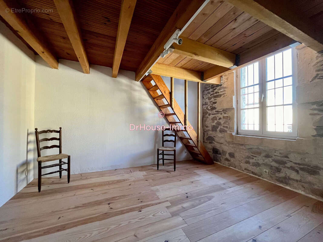 Maison à SAINT-LAURENT-D'AIGOUZE