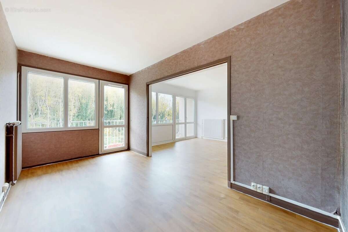 Appartement à CORBEIL-ESSONNES