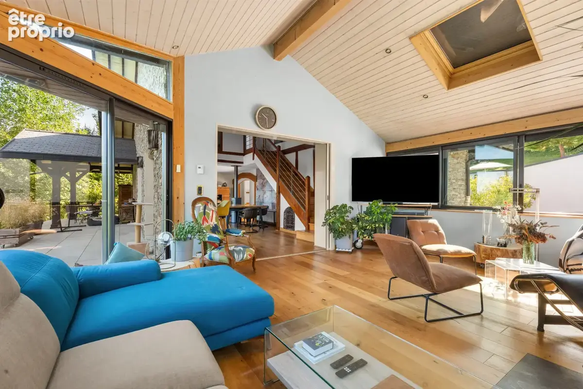 EXCLUSIVITE ! À Mûres - Villa très bon état - Piscine - Terrain 2758 m2 - photo 3