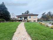 Maison à SAINT-GENEST-LERPT