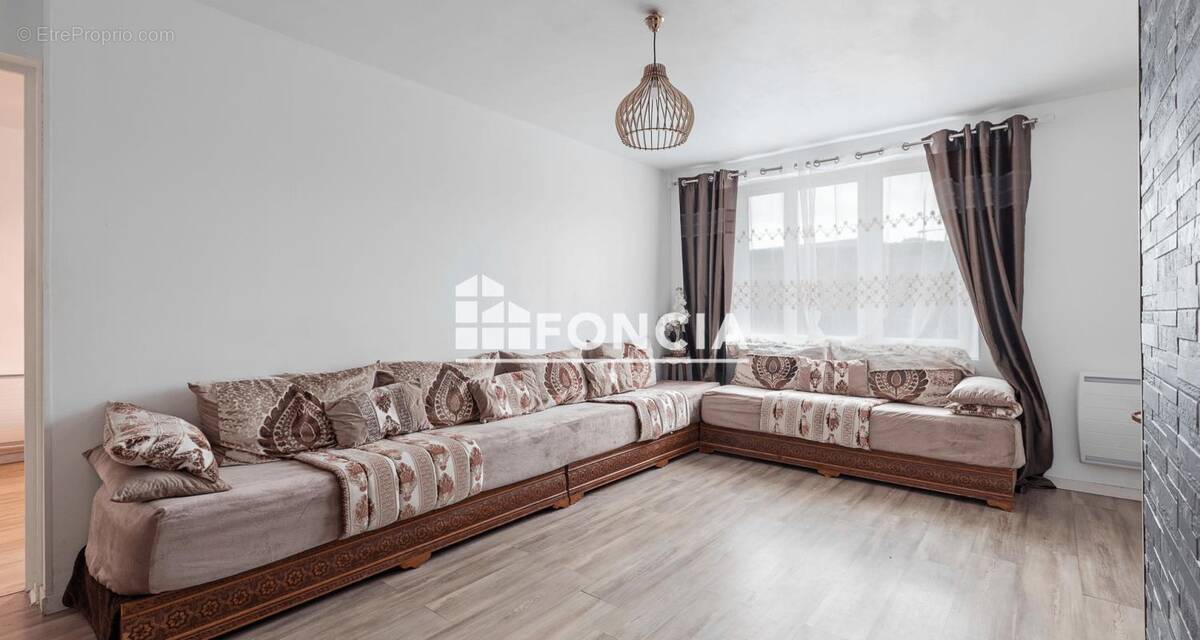 Appartement à MONT-SAINT-AIGNAN