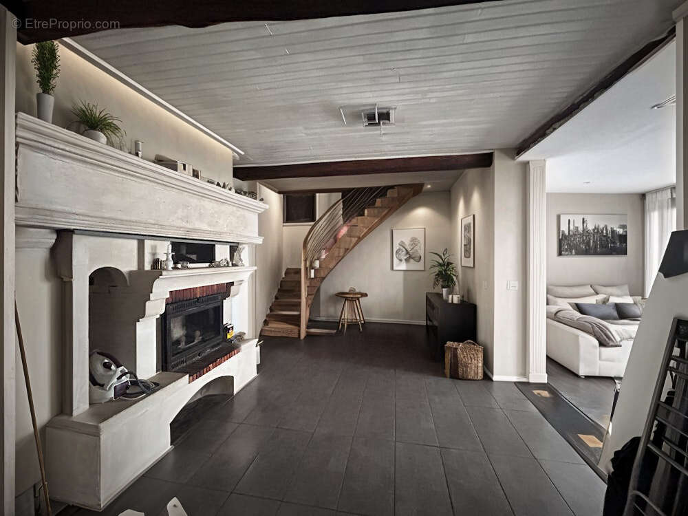 Maison à JUVIGNY-EN-PERTHOIS