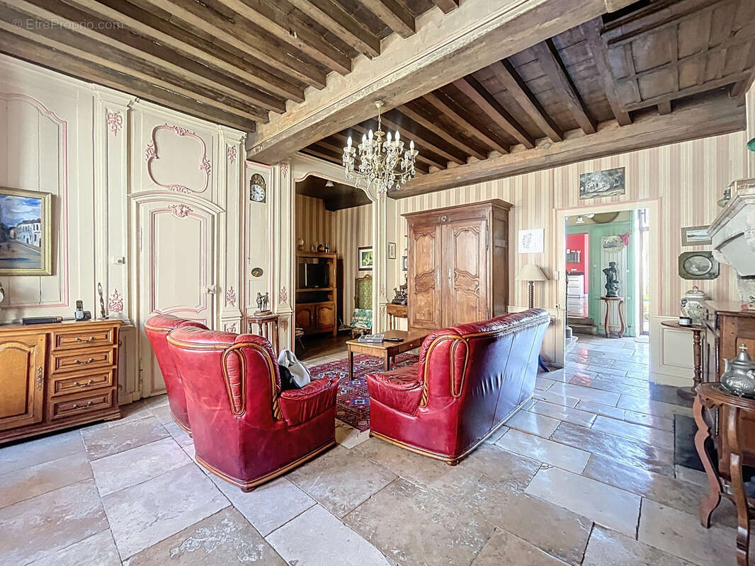 Maison à GRANCEY-LE-CHATEAU-NEUVELLE