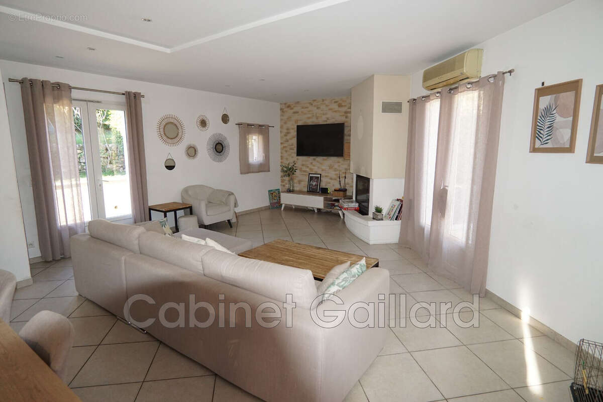 Maison à PEYMEINADE