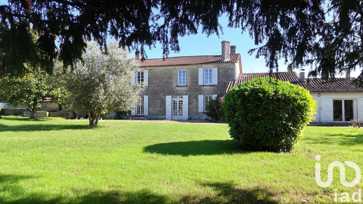 Photo 3 - Maison à CHERVES-RICHEMONT
