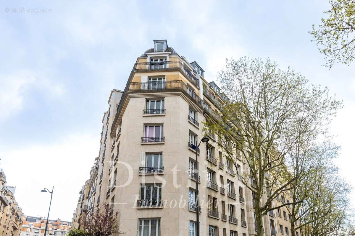 Appartement à PARIS-17E