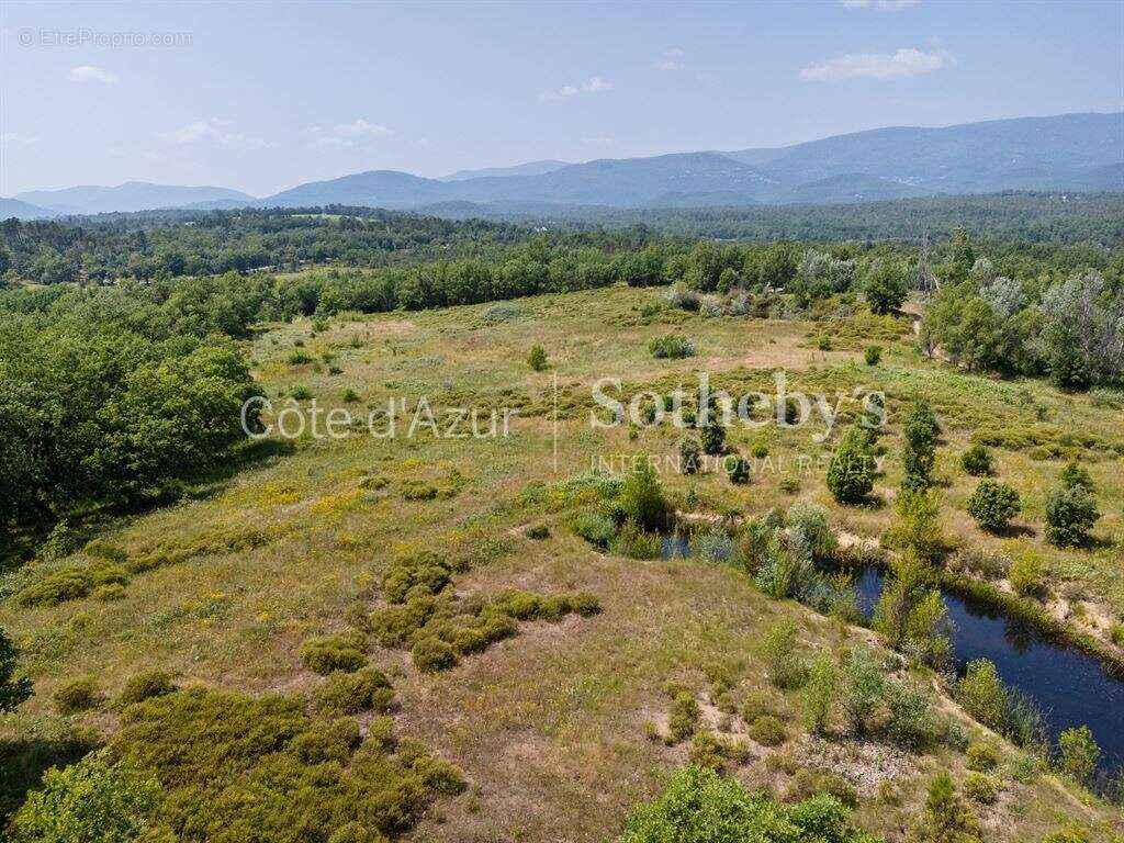 Terrain à FAYENCE