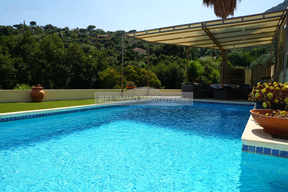 Villa 3 chambres, avec piscine et dépendances - photo 5