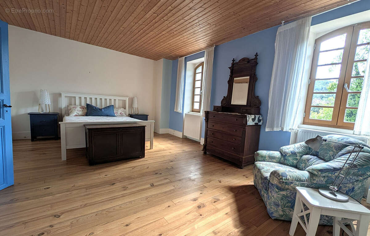 Maison avec jardin et garage, plein centre St Antonin! - photo 8