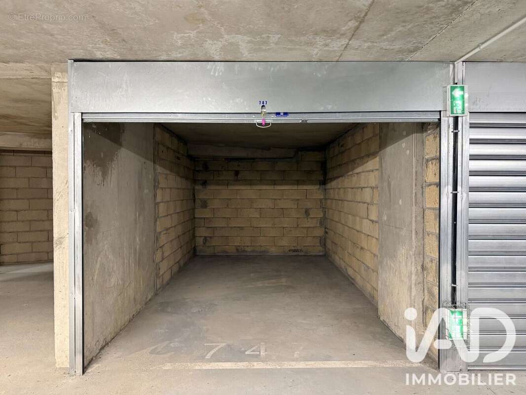 Parking 200 m² à Paris-19e  - photo 8