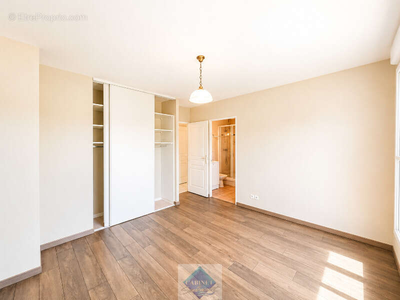 Appartement terrasse t4 - 117m2 - clim-ascenseur-box-parking-cave - photo 5