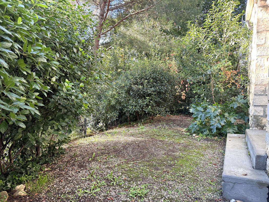 Appartement à VILLENEUVE-LES-AVIGNON