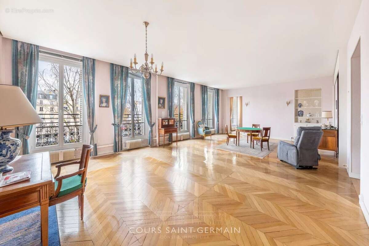 Appartement à PARIS-4E