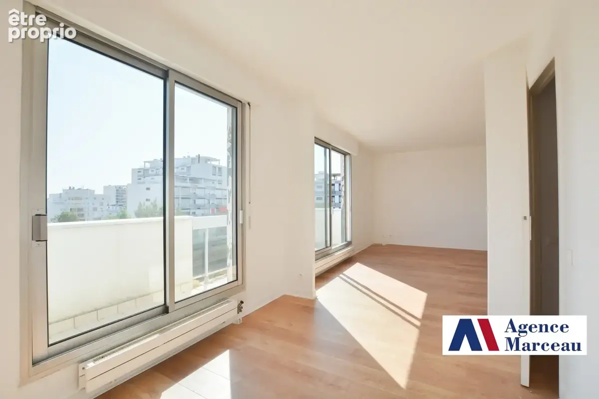 F2 avec balcon+ Cave & Box en option - photo 8