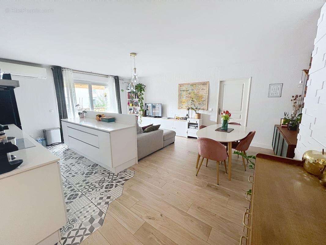 Appartement à VILLENEUVE-LOUBET