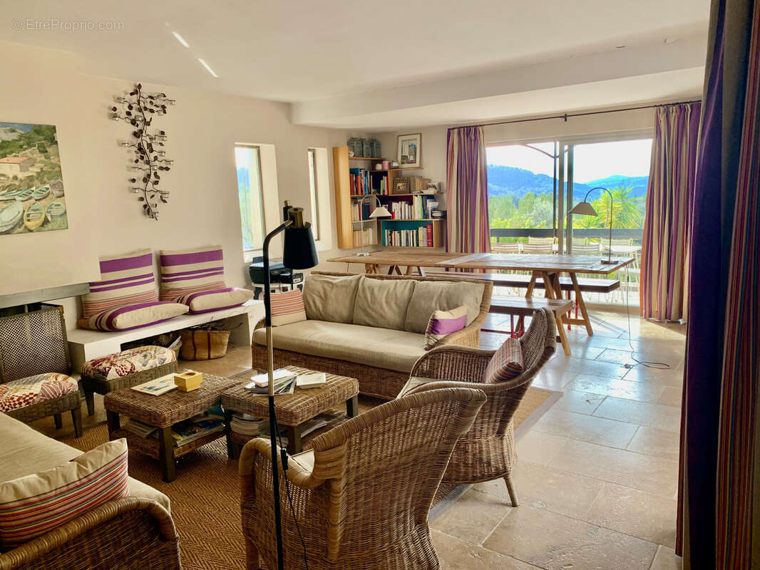 Maison à LE CASTELLET