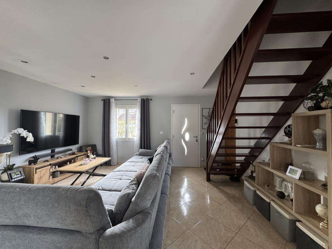 Maison à PONT-SUR-YONNE