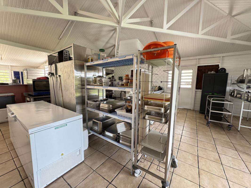 Commerce à SAINTE-ANNE