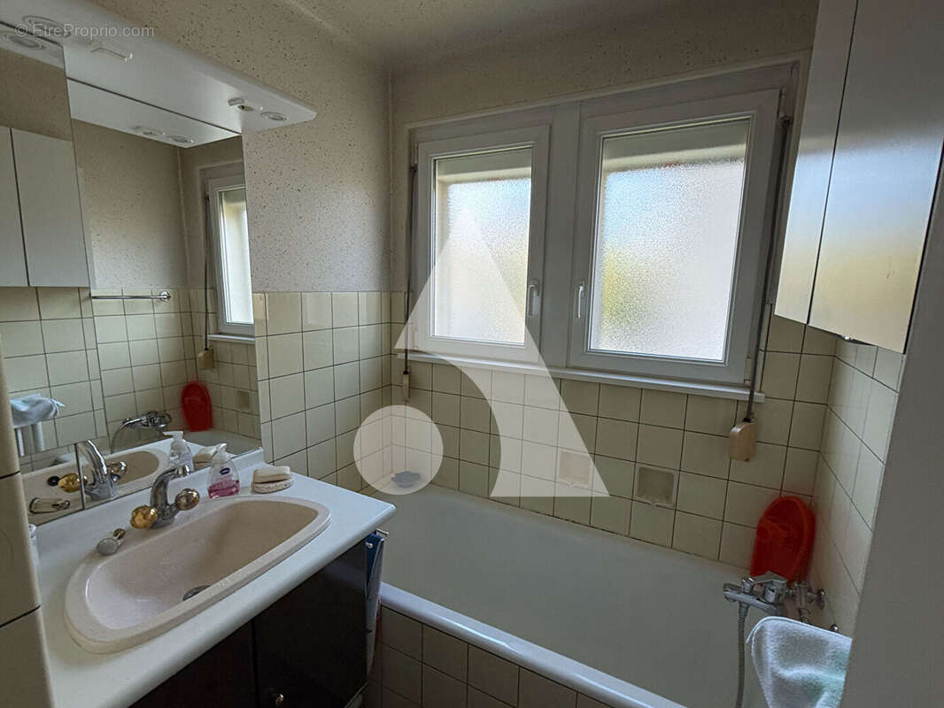 Maison Delle 8 pièce(s) 154 m2 - photo 10