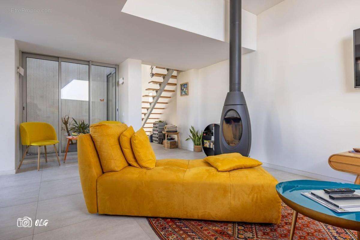 Maison à MAUGUIO