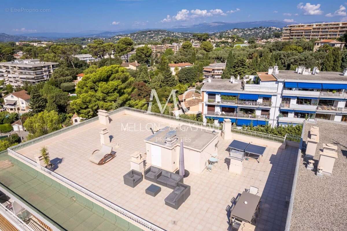 Appartement à LE CANNET