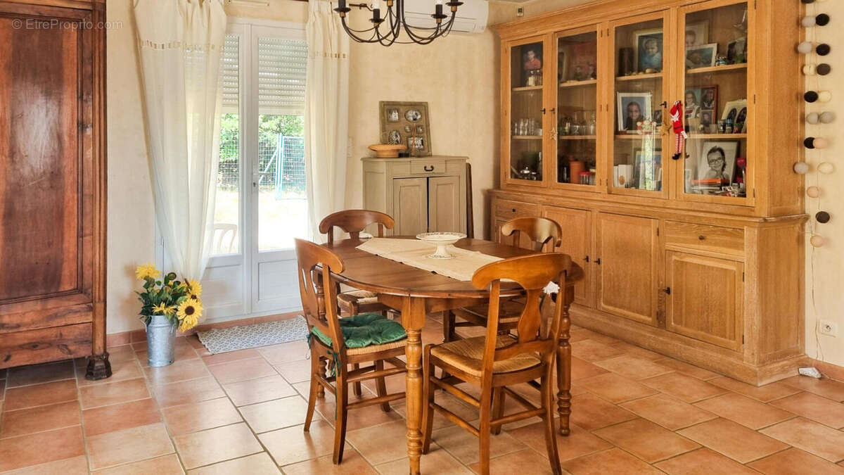 Villa avec vue sur la Montagne Noire, proche Cité de Carcassonne, commerces et nature - photo 6