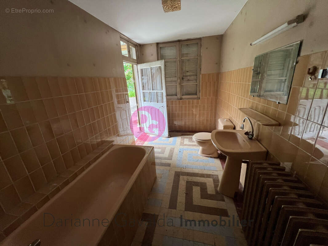 Maison à DECAZEVILLE