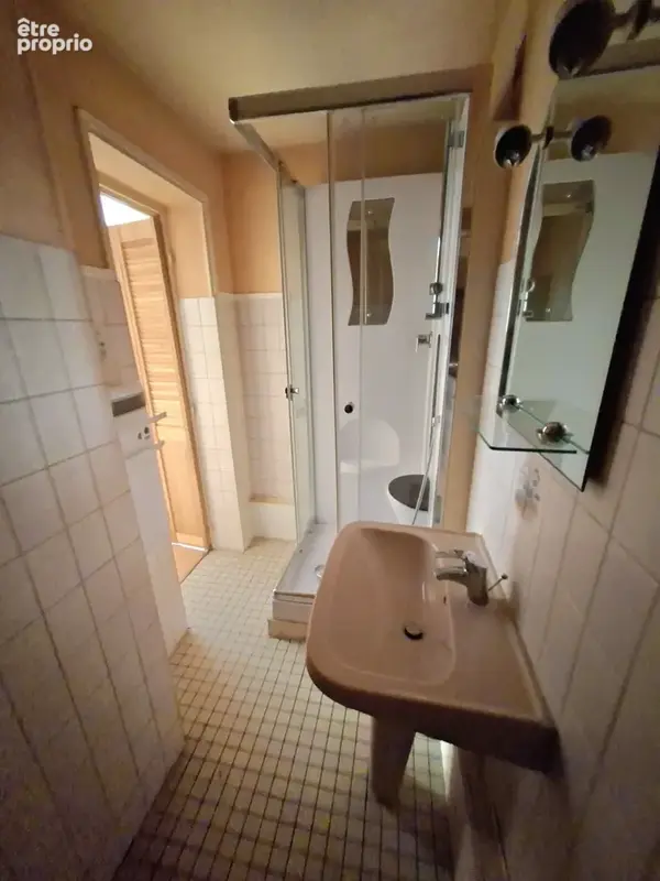 Appartement à raffraîchir - 47.95 m2 - photo 3