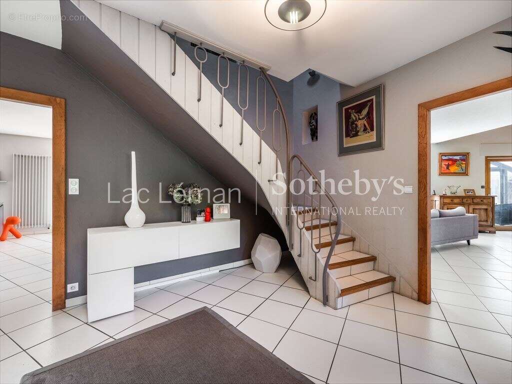 Maison à VETRAZ-MONTHOUX