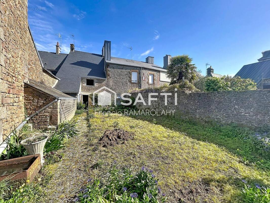 Photo 1 - Maison à SAINT-DENIS-DE-GASTINES