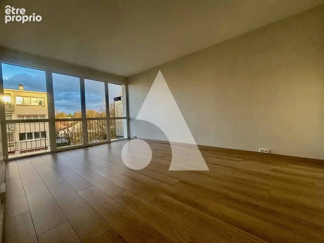 Appartement à MENNECY