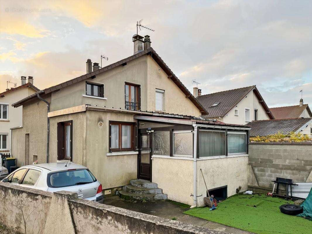 Maison à SAINT-MARCEL