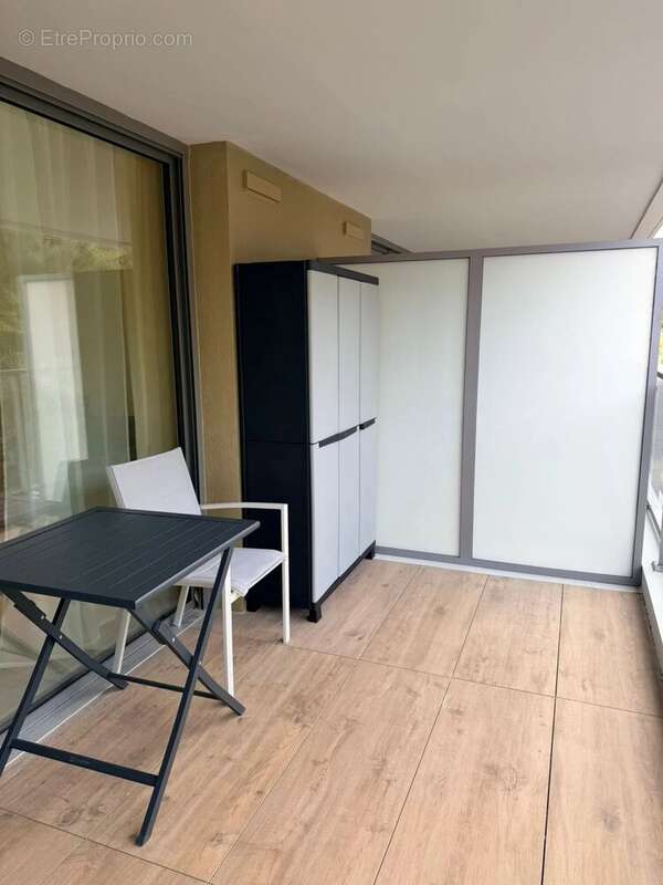 Appartement à SAINT-LAURENT-DU-VAR