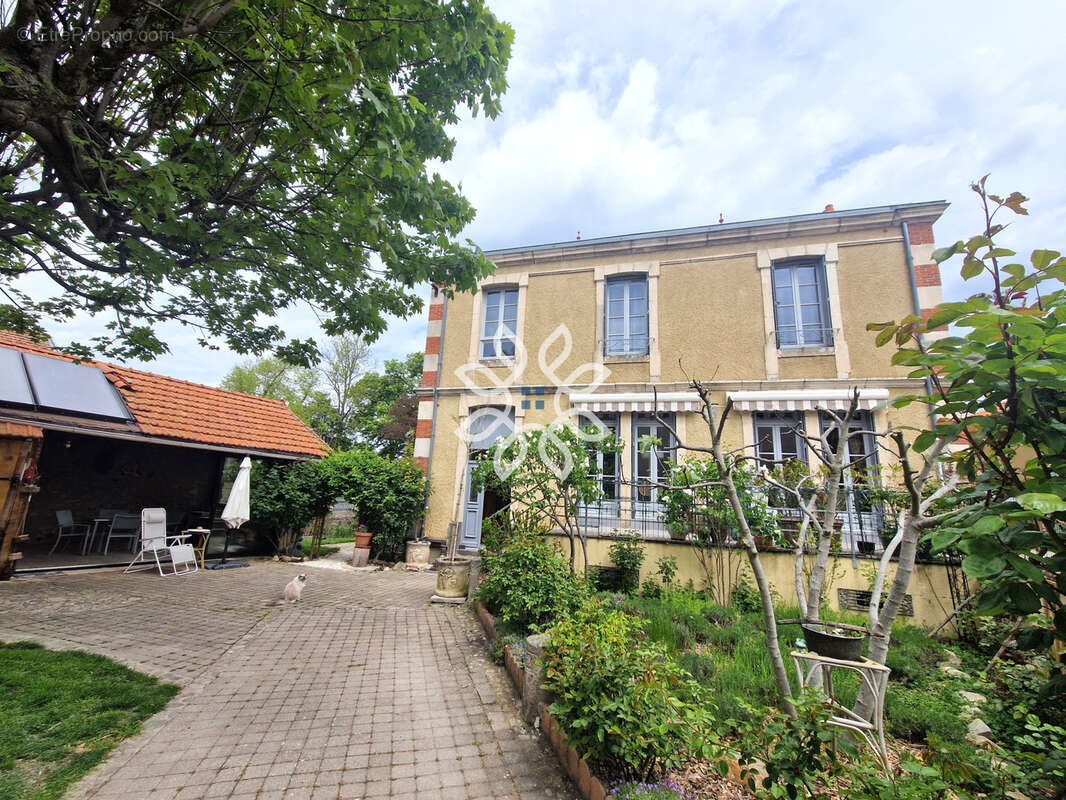 Maison à BOURNONCLE-SAINT-PIERRE