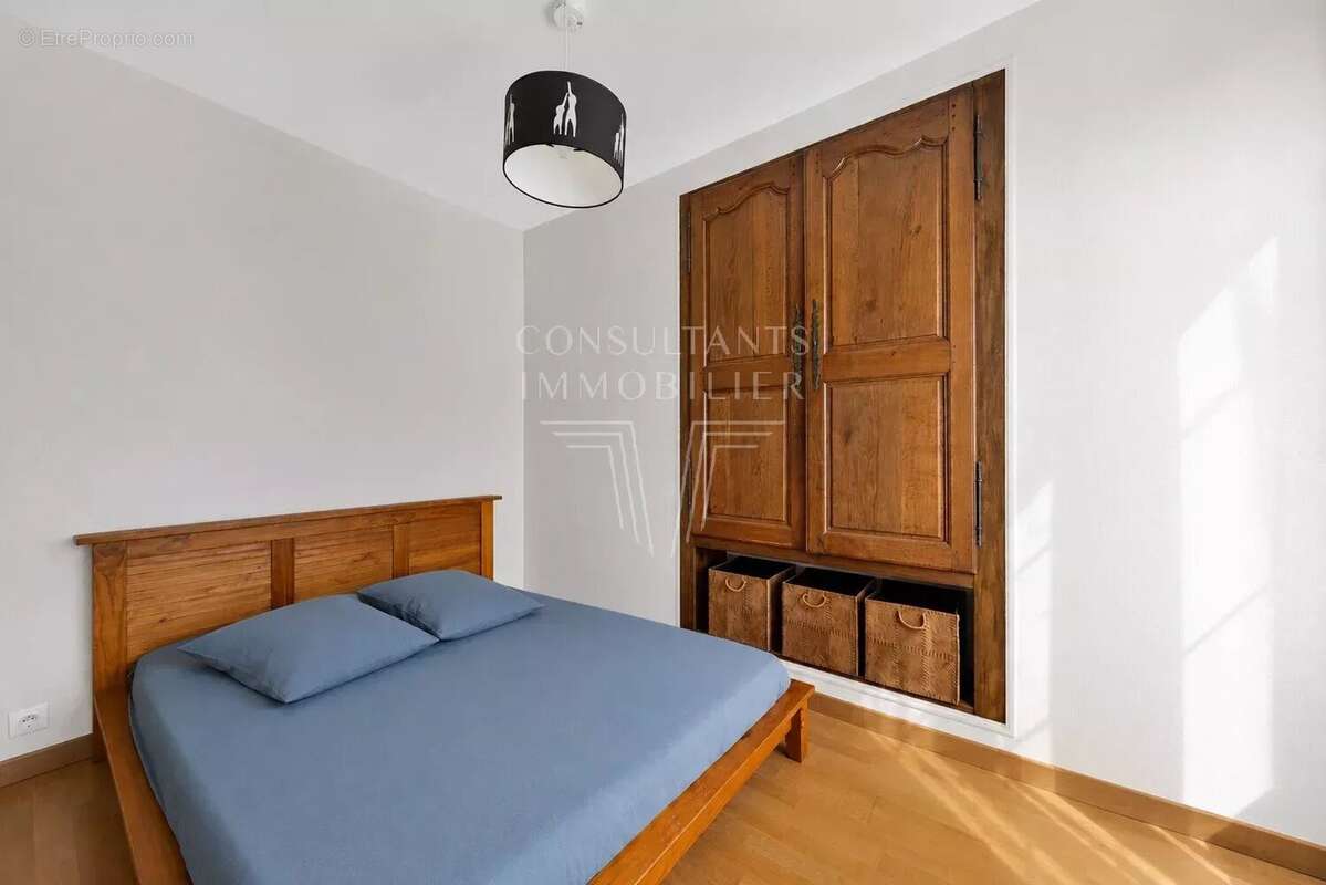 Appartement à PARIS-7E