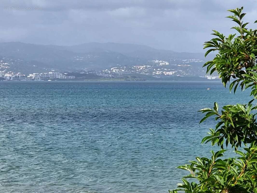 Maison à LES TROIS-ILETS