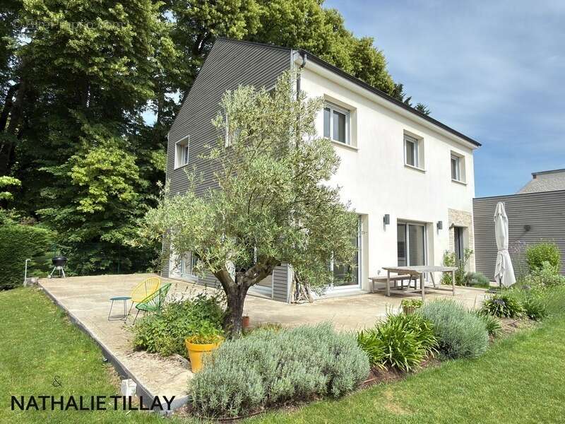 Maison à SAINT-JEAN-DE-BRAYE