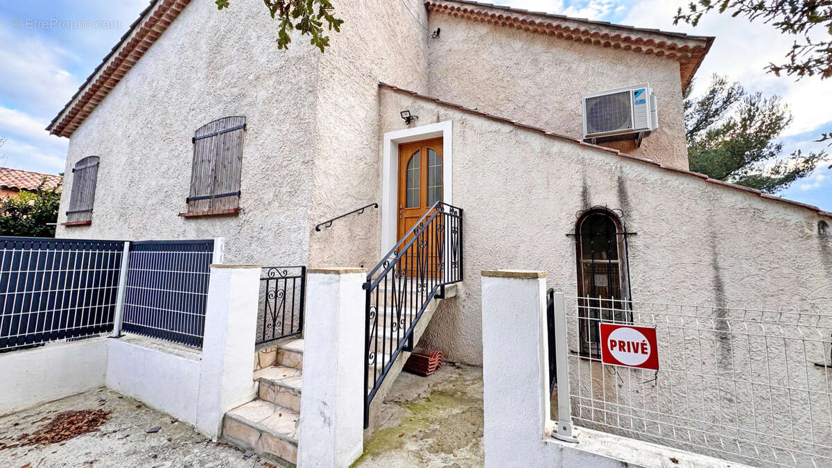 Appartement à SIX-FOURS-LES-PLAGES