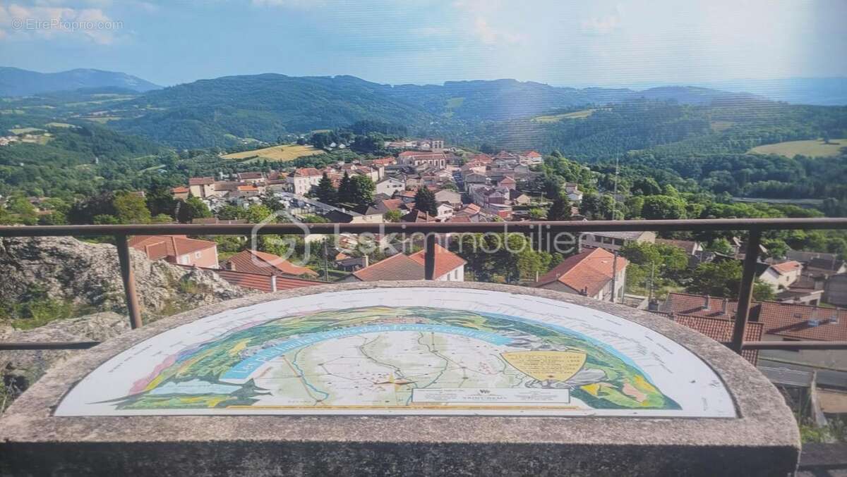 Maison à SAINT-REMY-SUR-DUROLLE
