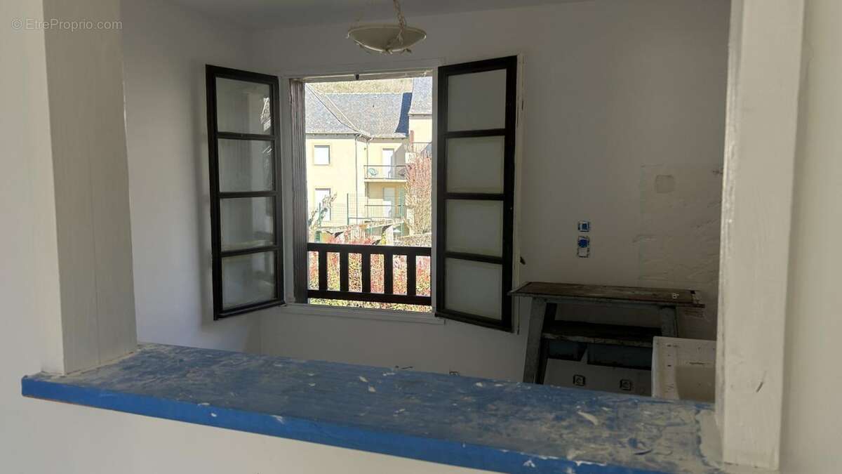 Appartement à ENTRAYGUES-SUR-TRUYERE